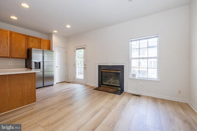 Building Photo - 2456 Covered Wagon Ct