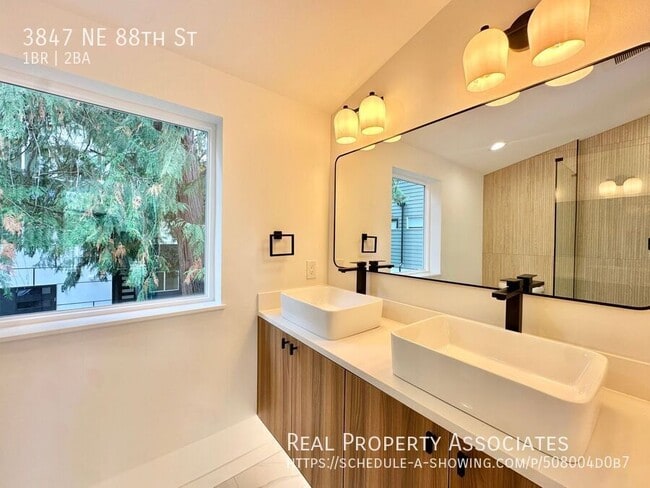 Building Photo - 3847 NE 88th St