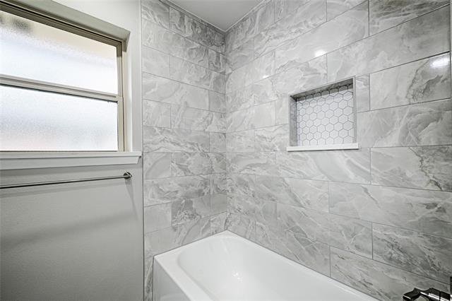 Building Photo - 1605 Monterrey Dr