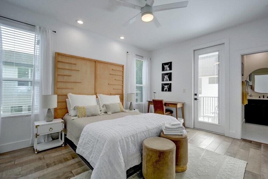 Master suite - 413 W Odell St