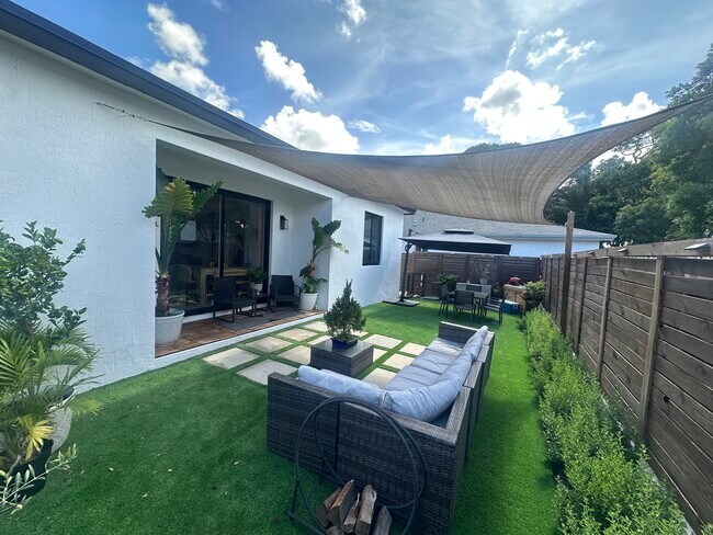 Primary Photo - 1507 SW 27th Ct