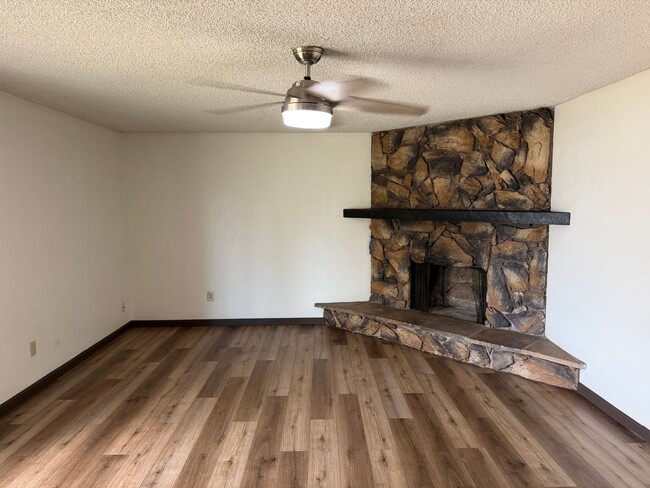 Building Photo - 3 bedroom 2 bath house in Thurston!