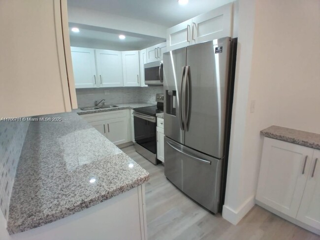 Building Photo - 5838 SW 74th Terrace