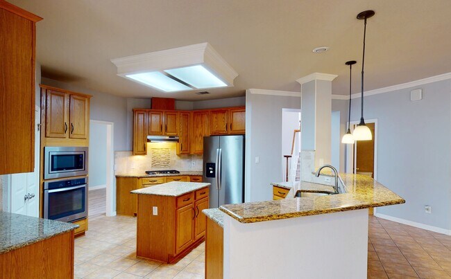 Building Photo - 15224 Calaveras Dr