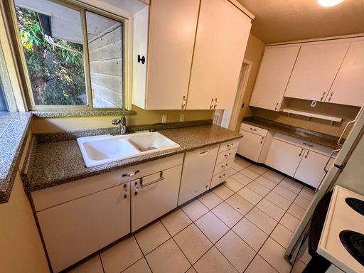 Building Photo - Ready for Move-In! 3 Bed Home $3195