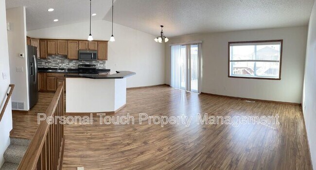 Building Photo - 2580 5th St W