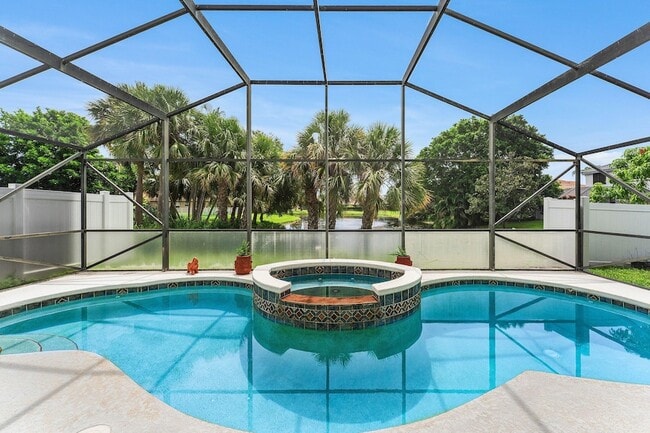 Building Photo - 7076 Middlebury Dr