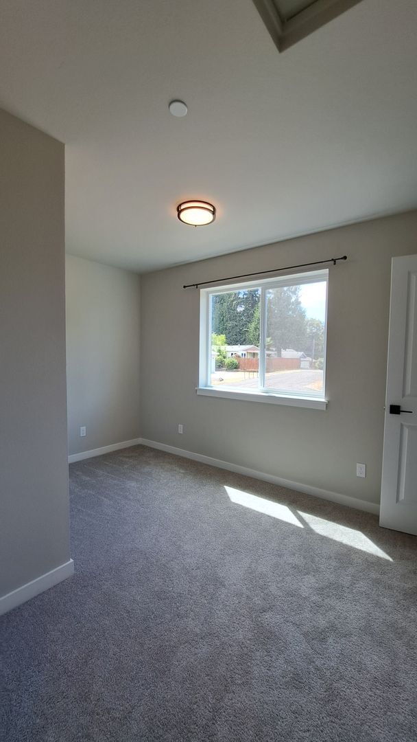 Building Photo - 3111 E Camellia Way