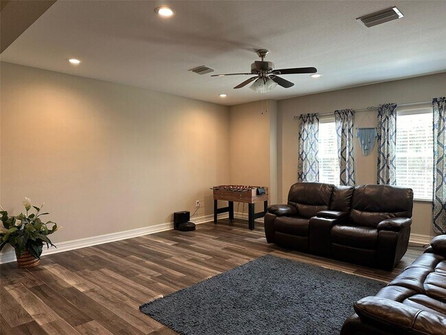 Building Photo - 16317 Hyde Manor Dr