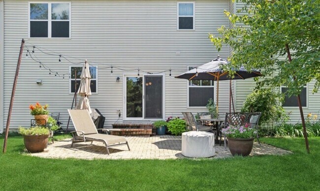 Building Photo - 841 Barclay Dr