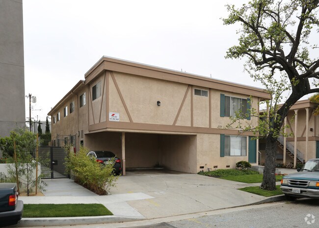 Primary Photo - 11916 Courtleigh Dr