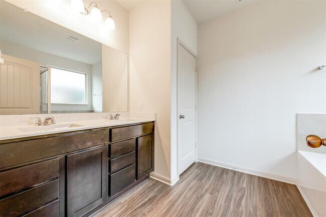Building Photo - 18501 Urbano Dr