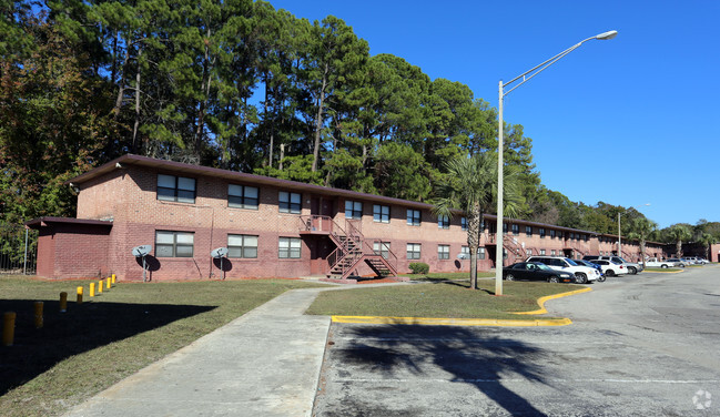 Vista Landing Apartments - 5020 Cleveland Rd Jacksonville FL 32209 ...