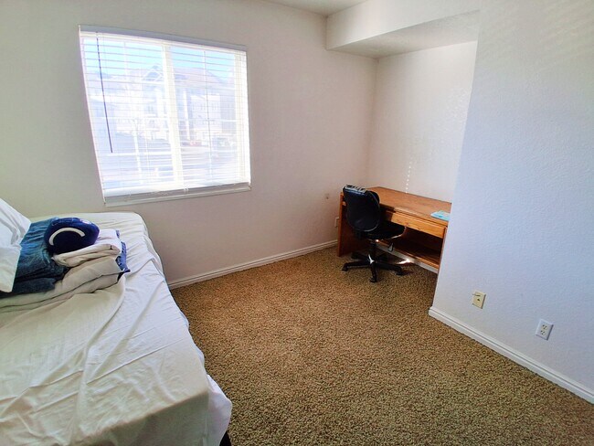 Building Photo - 104 W 1230 N St