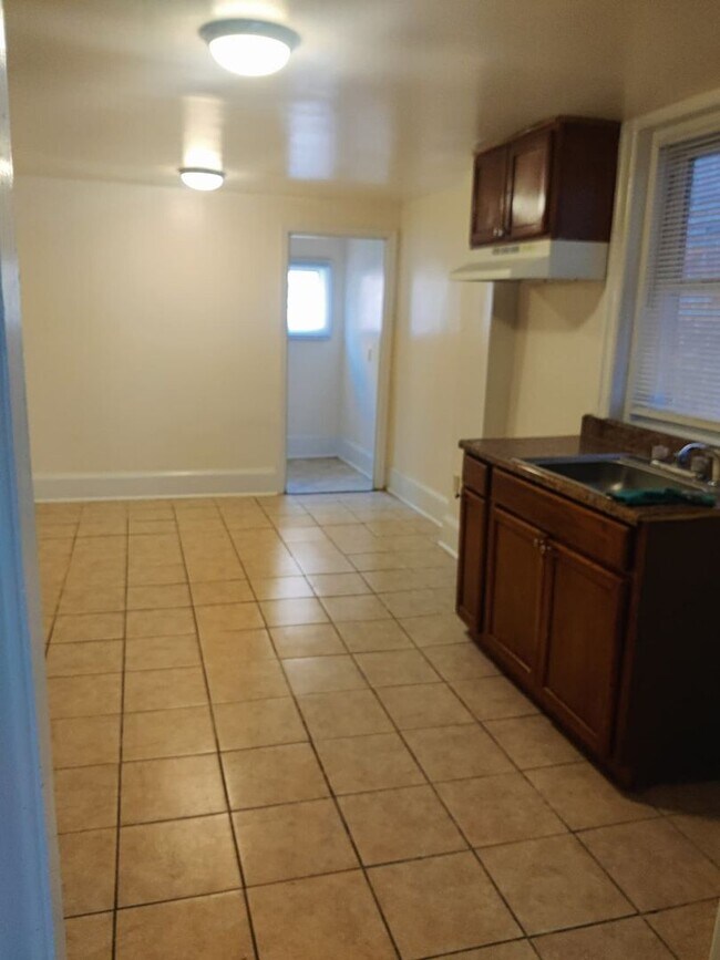Building Photo - 232 N 59th St