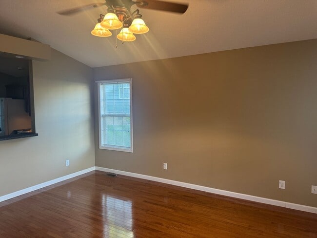Building Photo - Charming one level home in a wonderful Bri...