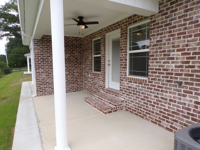 Building Photo - Shady Oak Apartments, Lowe Drive, Enterpri...
