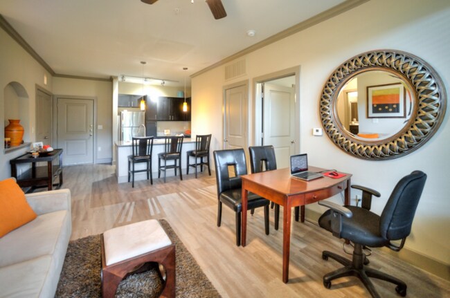 Building Photo - 6520 Jamail Dr