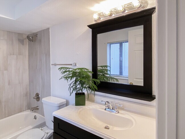 Building Photo - 8367 S Reed St