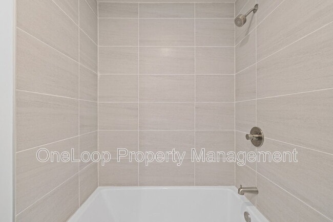 Building Photo - 6256 E Lake Dr