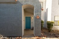 Building Photo - 280 S Elizabeth Way