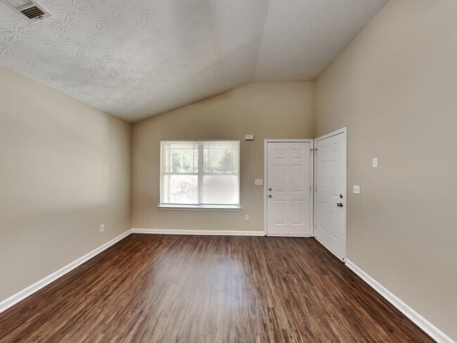 Building Photo - 4761 Tuong Yen Ct