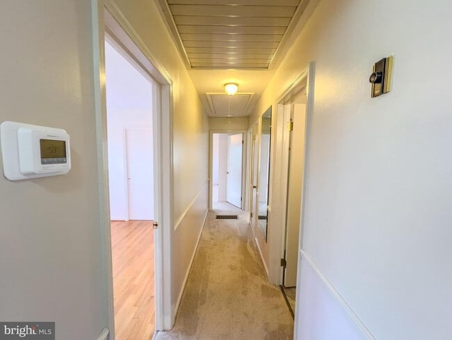 Building Photo - 194 Red Hill Rd