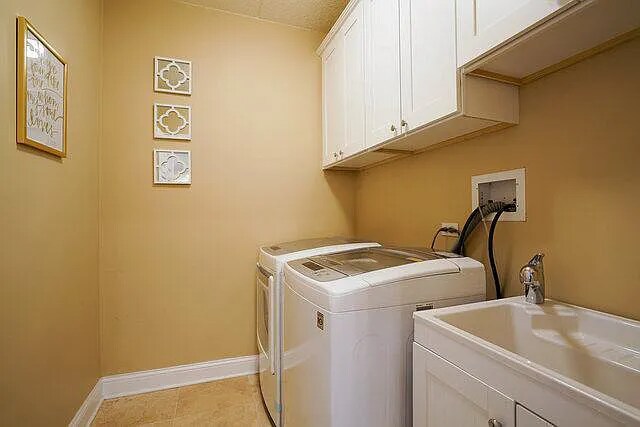 Building Photo - 8727 W Bryn Mawr Ave