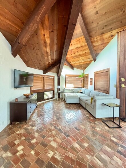 Building Photo - 3928 Ulu Alii St