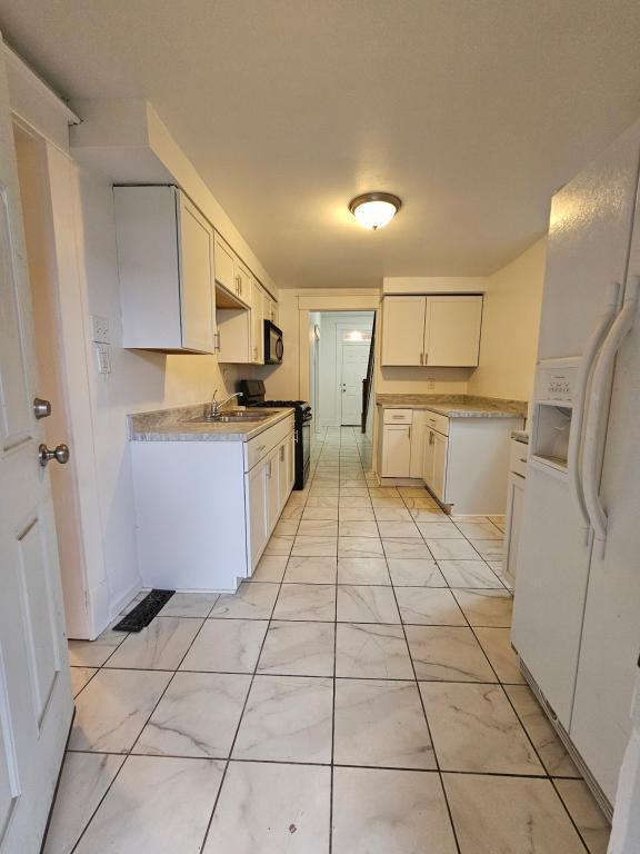 Building Photo - 640 Pine St