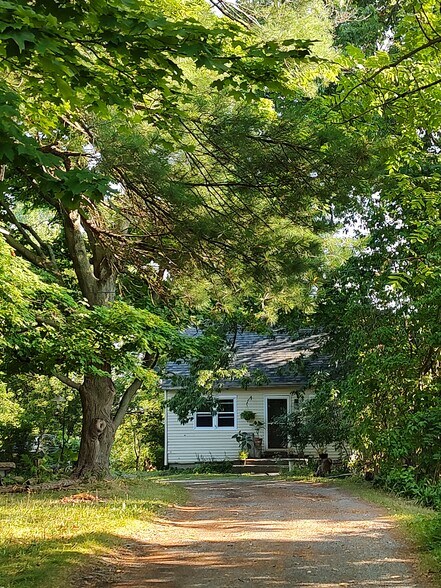 Building Photo - 1314 Blakeley Rd