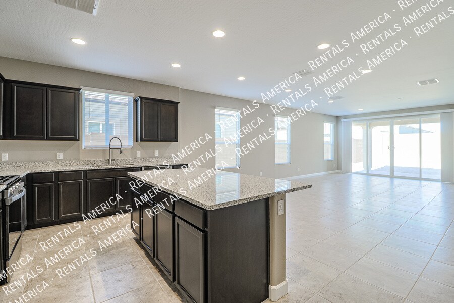 Building Photo - 8482 W Sonoma Way