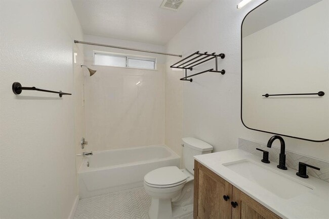 Building Photo - 6212 Speyside Dr