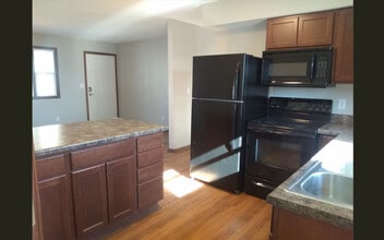 Building Photo - South 4th 4 plex