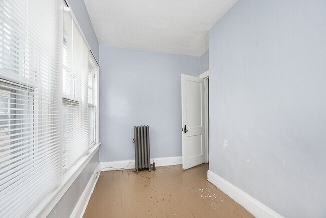 Building Photo - 2827 Avondale Ave