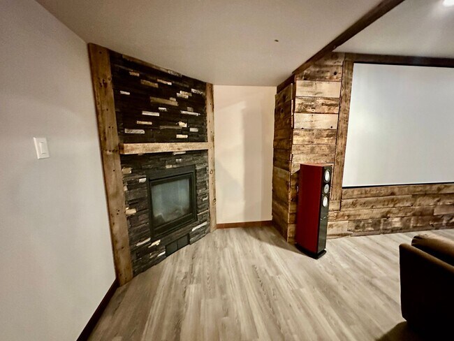 Building Photo - 4409 W Country Hls Ln