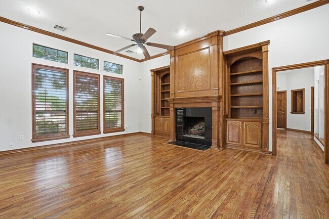 Building Photo - Beautiful & Newly Renovated 3 Bed & 2 Bath House in Heritage Hills with Private Pool