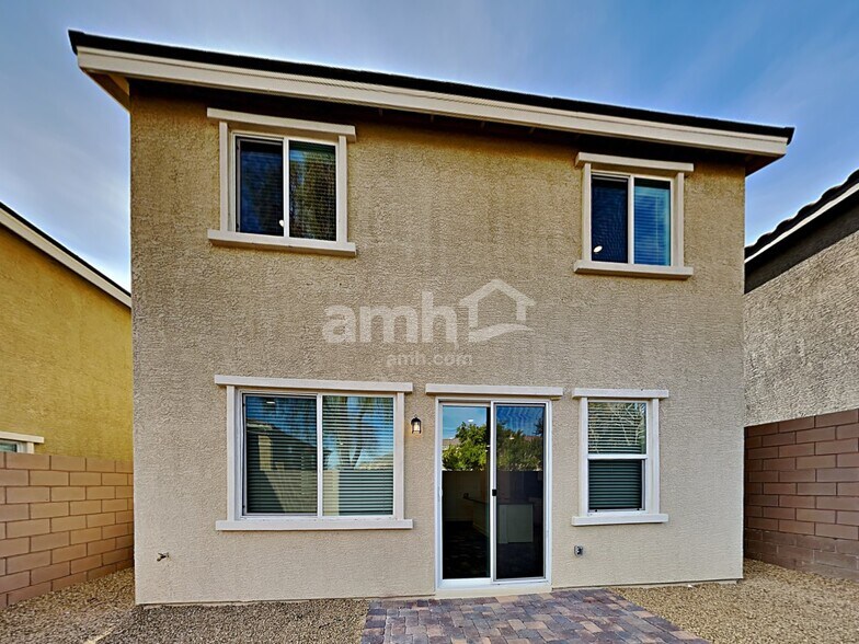 Building Photo - 10072 Roseum Ct