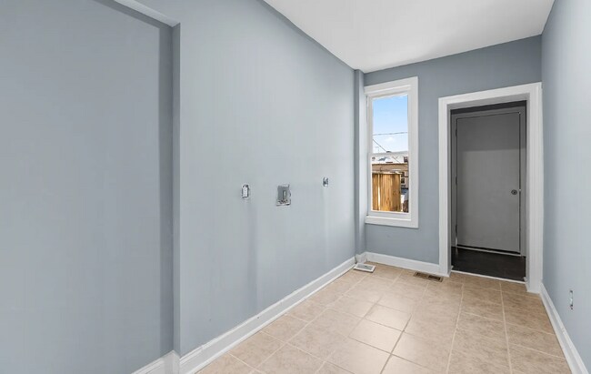 Building Photo - 260X Garrett Ave