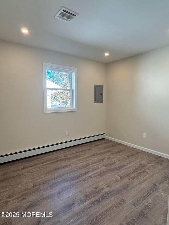 Building Photo - 616 Ocean Gate Ave