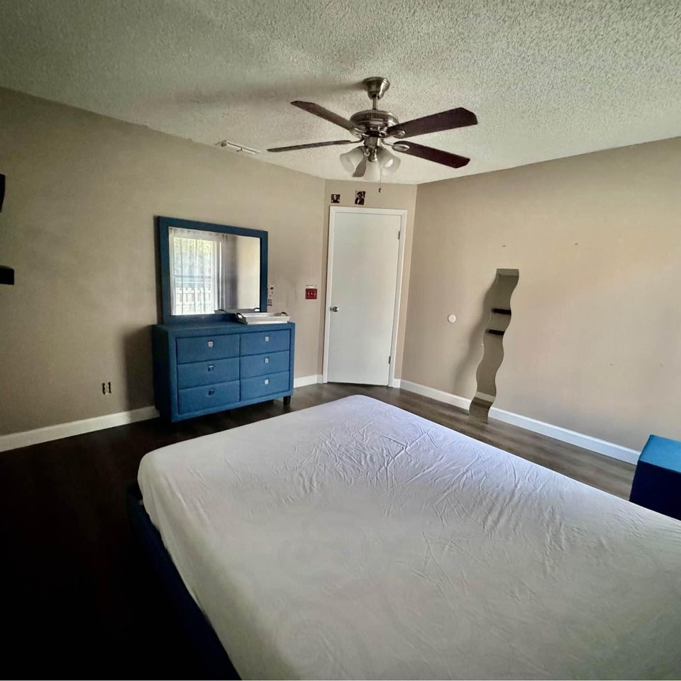 Building Photo - 8605 Otter Creek Ct