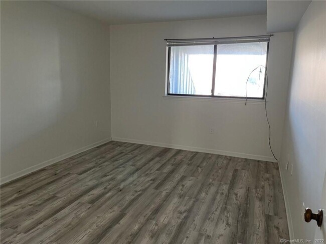 Building Photo - 1450 Melville Ave