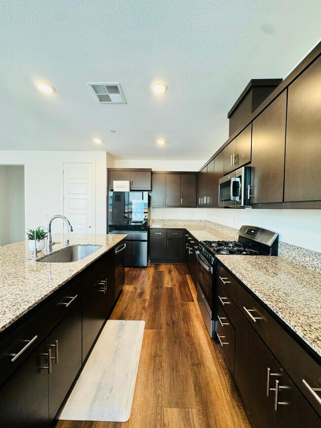 Building Photo - 5440 Guenoc Valley Ln