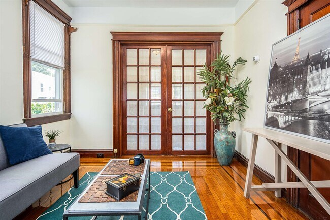 Building Photo - 6415 Bergenwood Ave