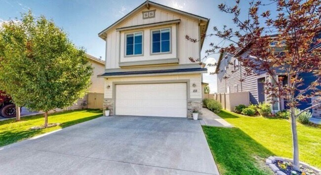 Building Photo - Modern 4-Bedroom Home in Meridian – Spacio...