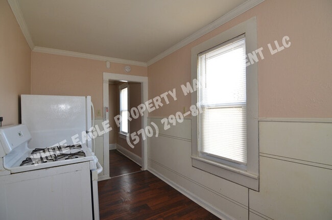 Building Photo - 1724 Brick Ave