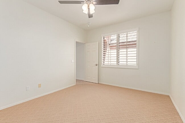 Building Photo - 3346 W Sousa Dr