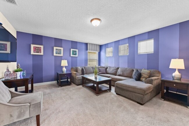 Building Photo - 4425 Acorn Ct