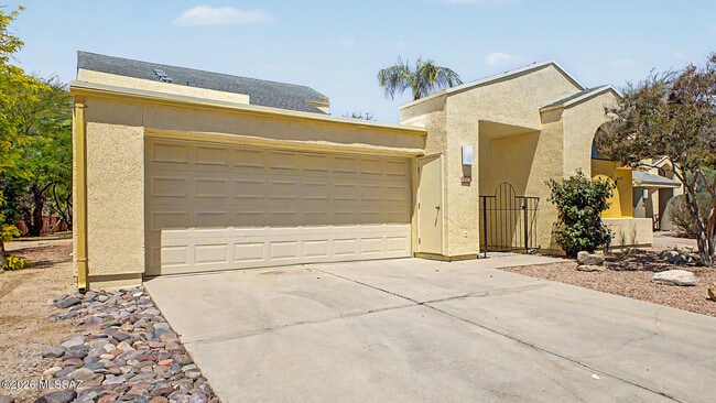 Building Photo - 5250 Woodspring Dr