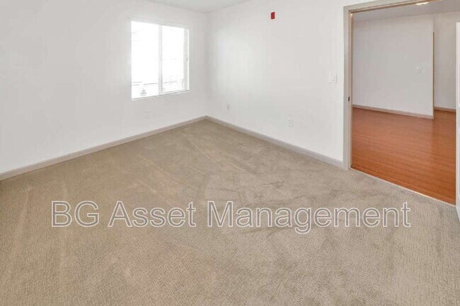 Building Photo - 1459 MacArthur Blvd